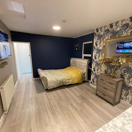 Selection Of Stylish Apartments Within Walking Distance Of Cardiff City Centre Eksteriør billede