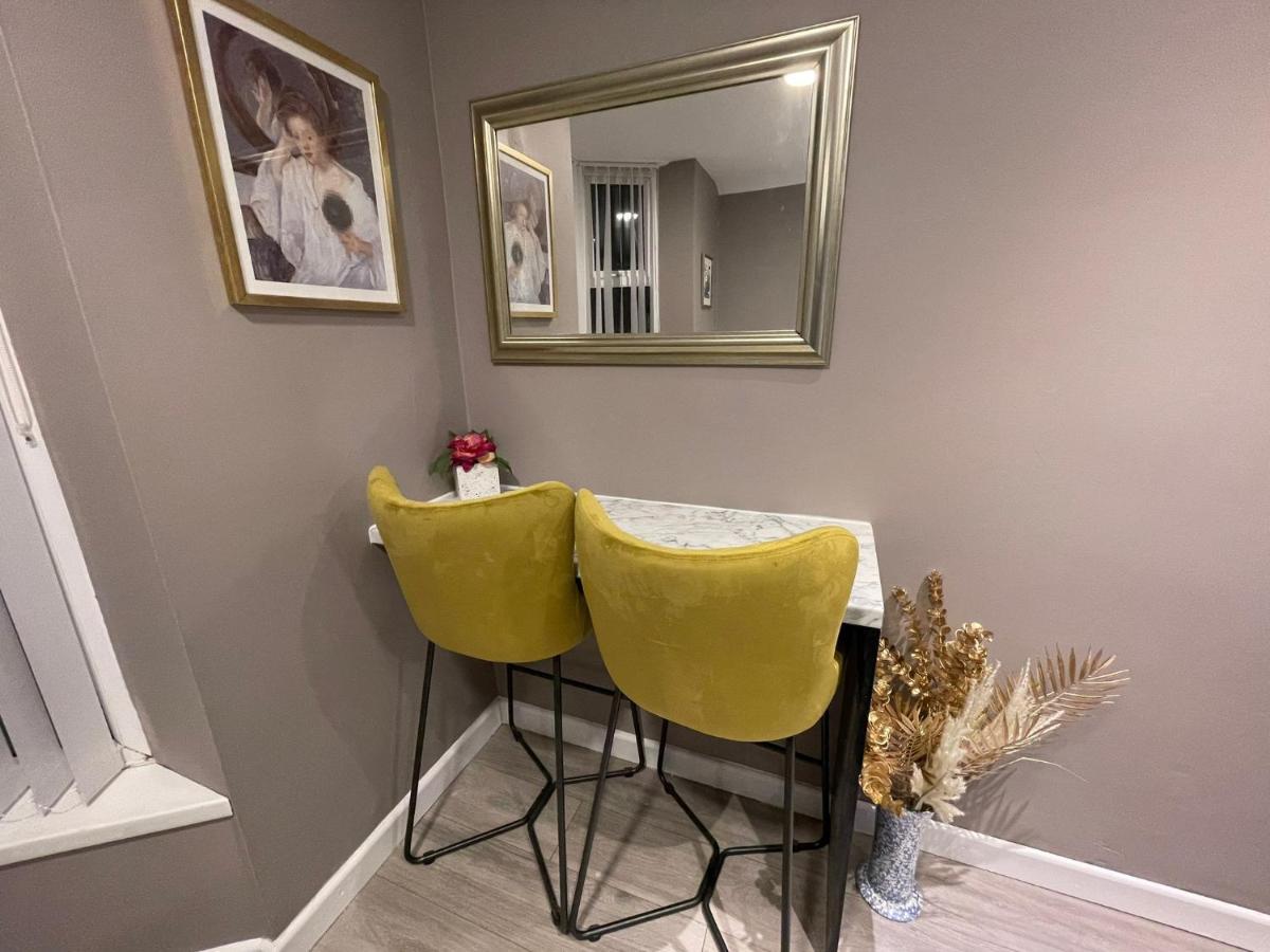 Selection Of Stylish Apartments Within Walking Distance Of Cardiff City Centre Eksteriør billede