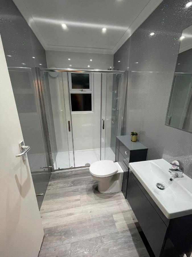 Selection Of Stylish Apartments Within Walking Distance Of Cardiff City Centre Eksteriør billede
